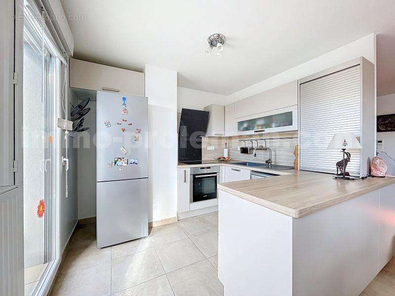 Appartement_T4_Ville_la_grand_Genève_Ceva_tram_Suisse__attique_famille_séjour_salle_a_manger_salon_cuisine_ouverte_chambre_salle_de_bain_terrasse_ - Appartement à VILLE-LA-GRAND