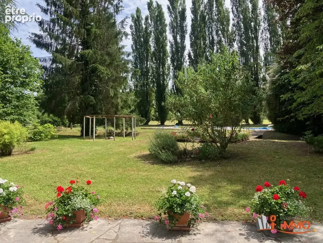 Belle longère aux abords de Sancerre, parc 13000m2 avec piscine - photo 2
