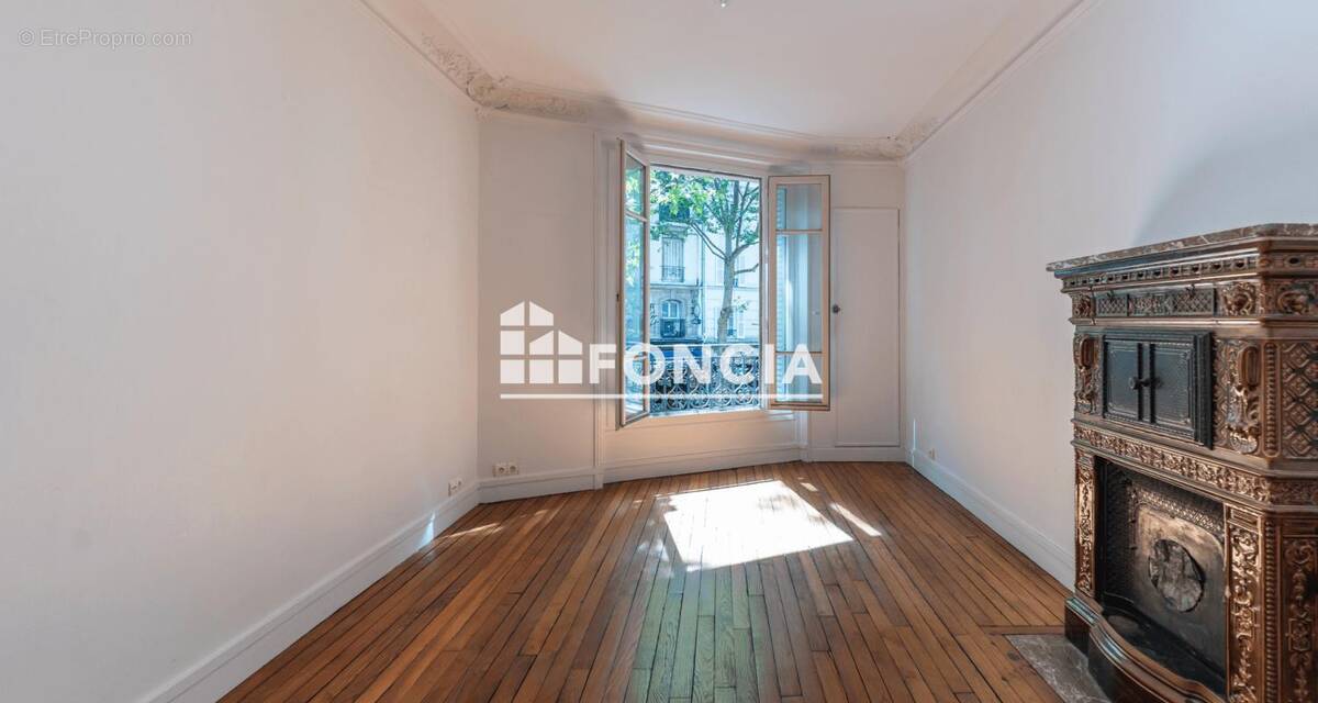 Appartement à PARIS-17E