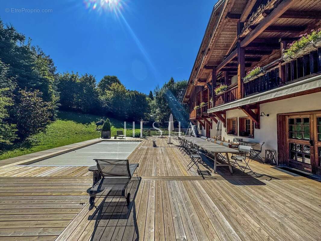 Commerce à COMBLOUX