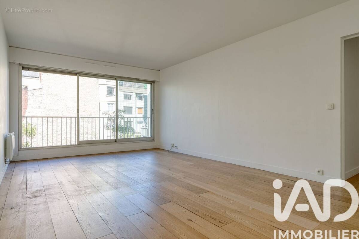 Photo 1 - Appartement à PARIS-15E