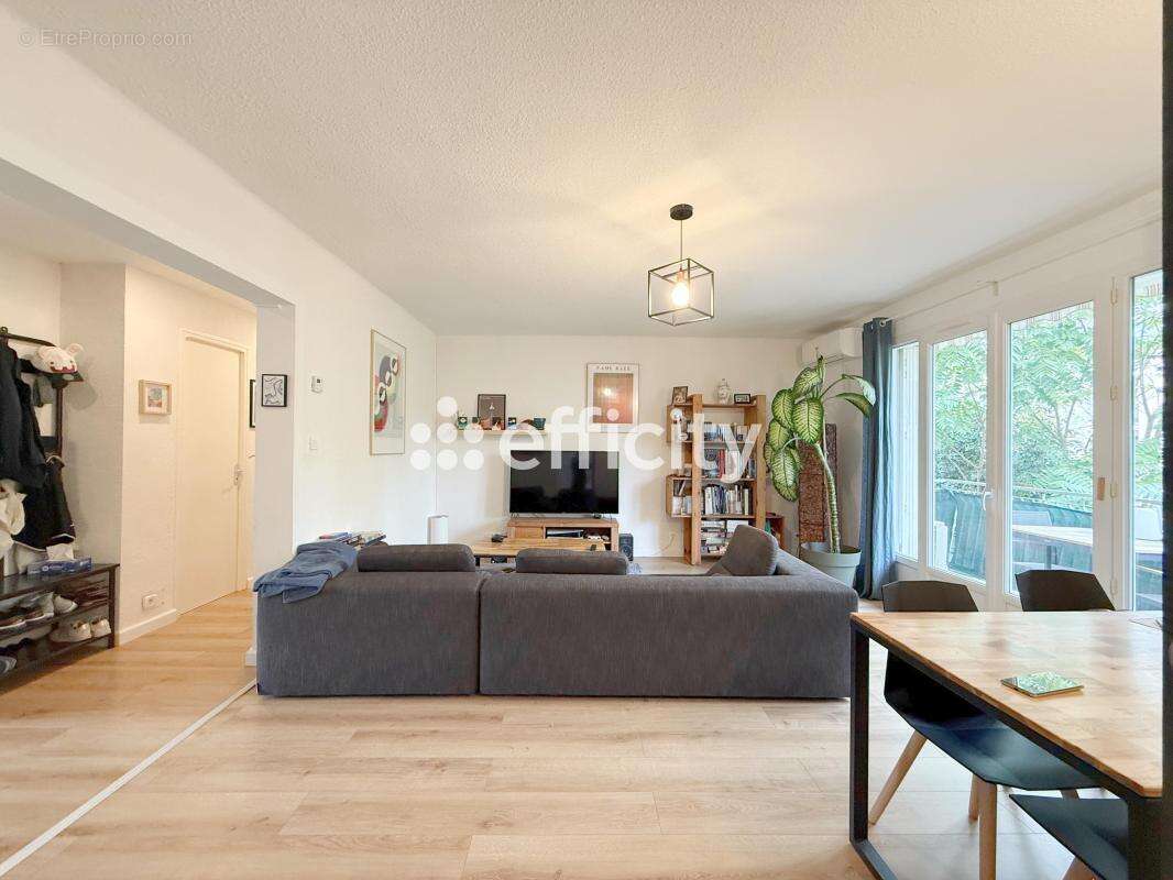 Appartement à CASTELNAU-LE-LEZ