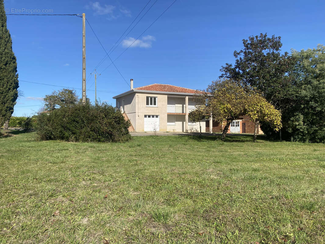 Maison à SEISSAN