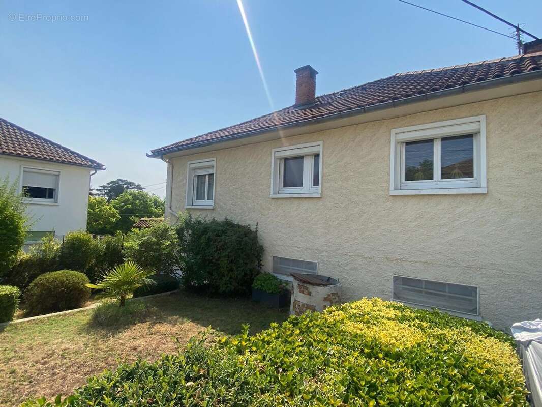 Maison 95 m² à Figeac  - photo 7