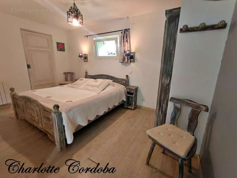 Maison à FEUGAROLLES