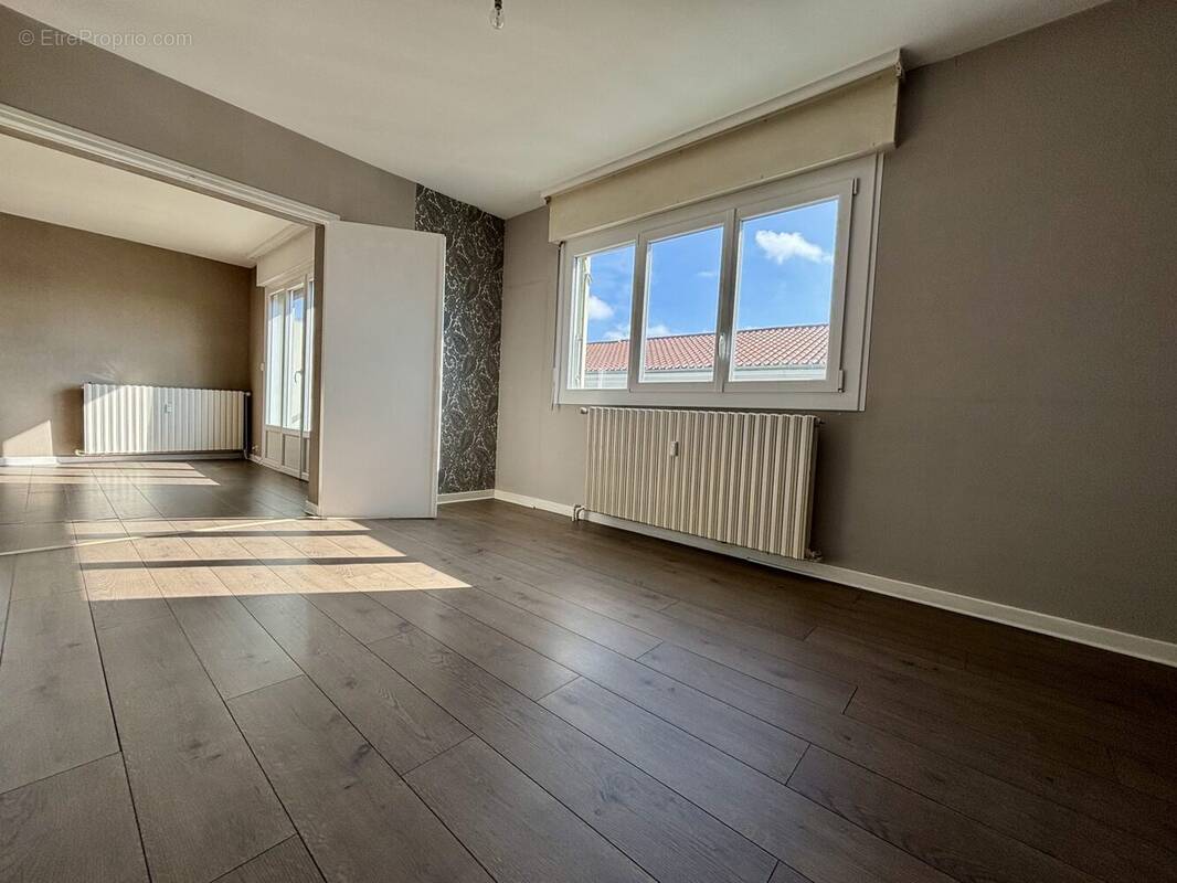 Appartement à BOURG-DE-PEAGE