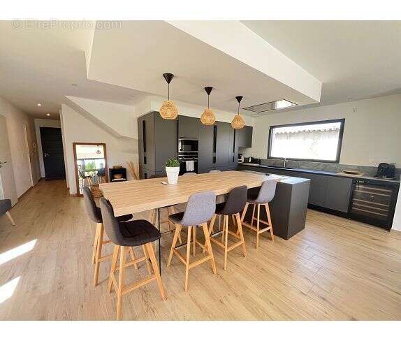 Maison 140 m² à Sathonay-Village  - photo 3