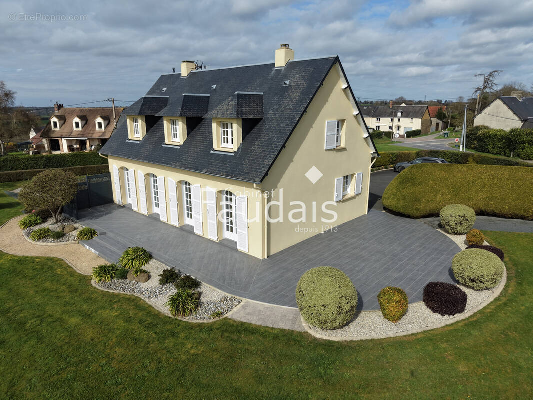 Maison à SAINTE-SUZANNE-SUR-VIRE