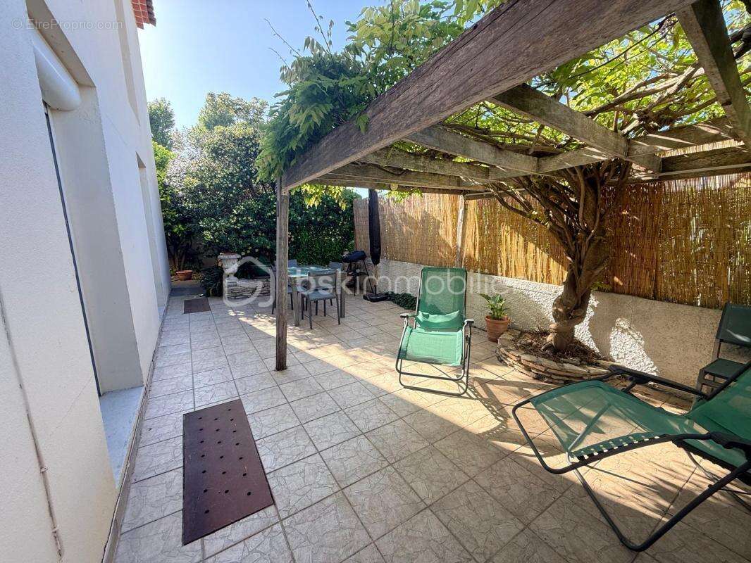 Maison de ville d’environ 178 m² sur une parcelle de 400 m² – Balaruc-les-Bains - photo 8