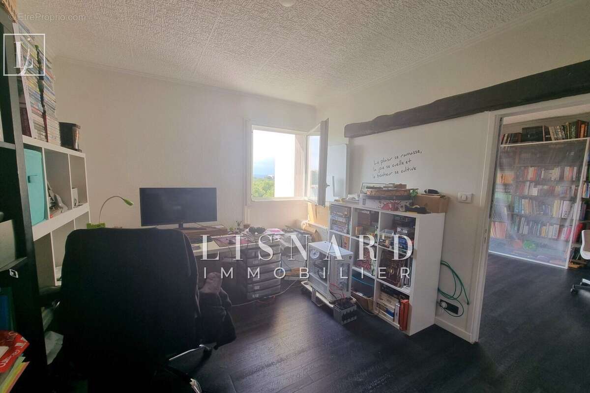 Appartement à VALLAURIS