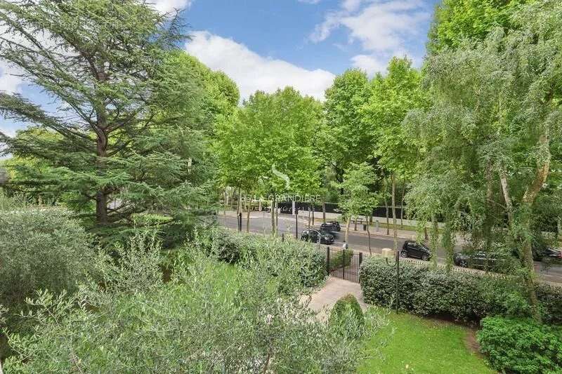 Appartement à NEUILLY-SUR-SEINE
