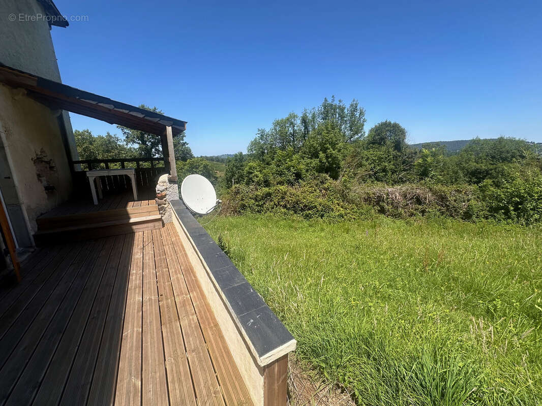 Maison sur Arudy, bien atypique avec de nombreuses possibilités. Isolé de tout, cadre de vie magnifique. - photo 13