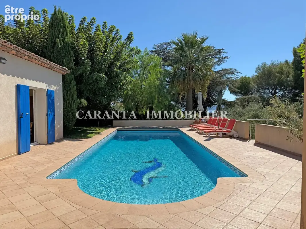 vente propriété 8 pièces Sainte Maxime avec piscine, garage et aperçu Mer à 400m du port. - photo 2