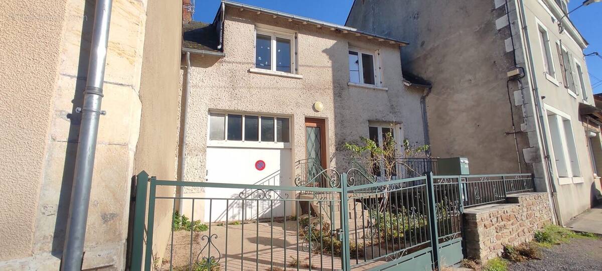 Maison à BADECON-LE-PIN