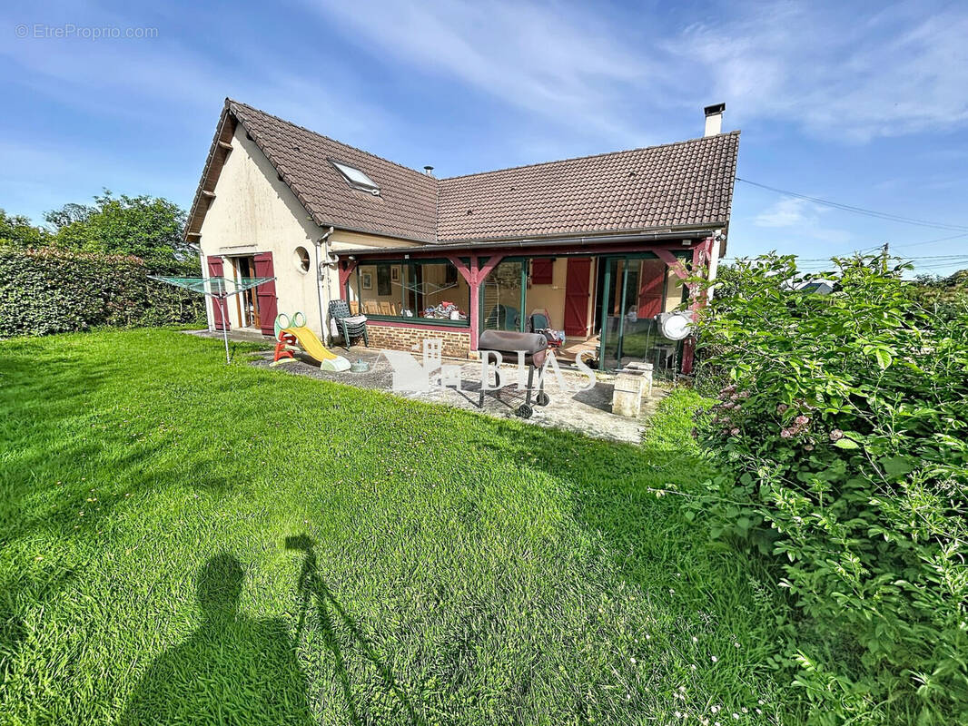Maison à BUCHY