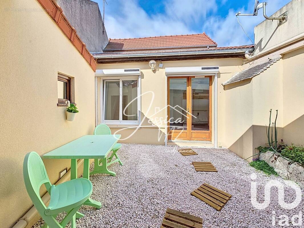 Photo 1 - Maison à LE PLESSIS-BELLEVILLE