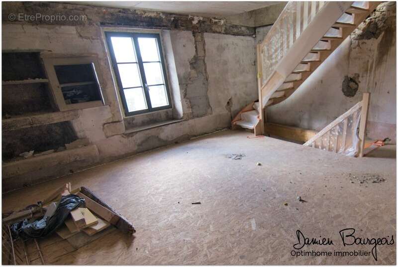Maison à PERON