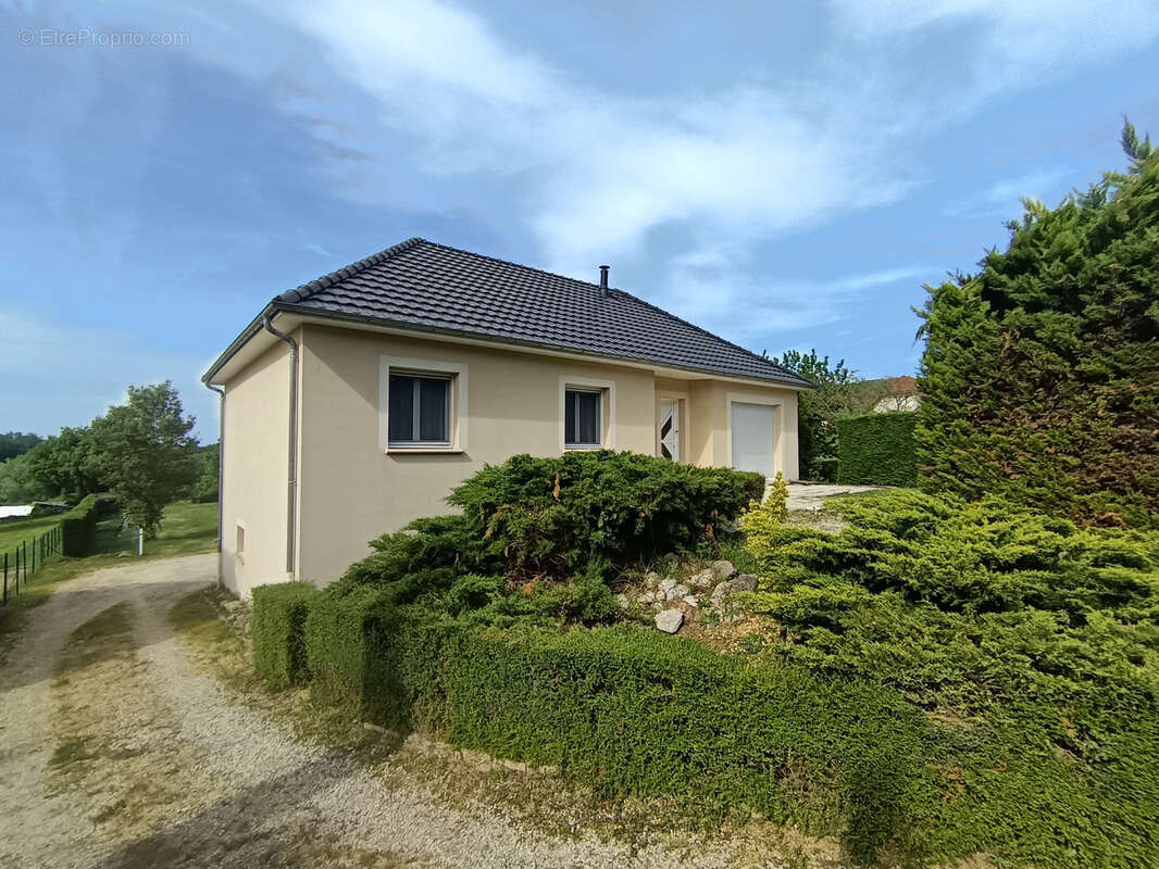 Maison à LISSAC-SUR-COUZE