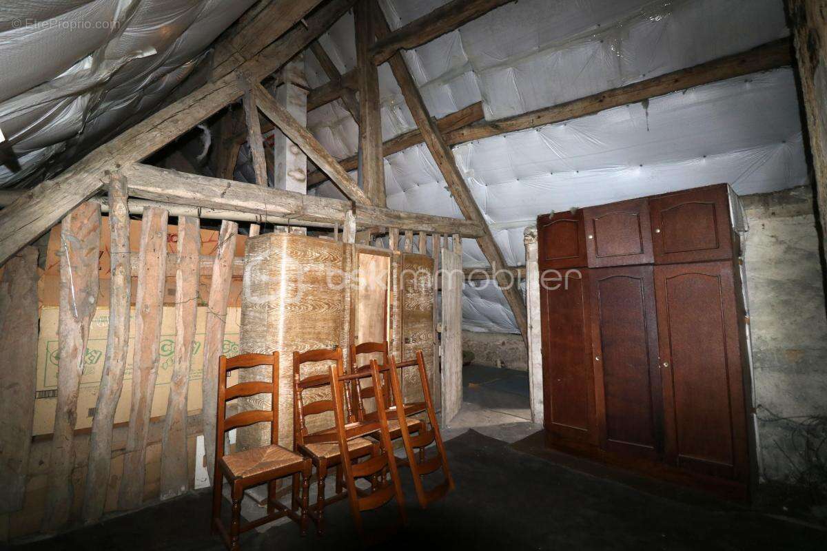 Maison à MONTIGNY-LENCOUP