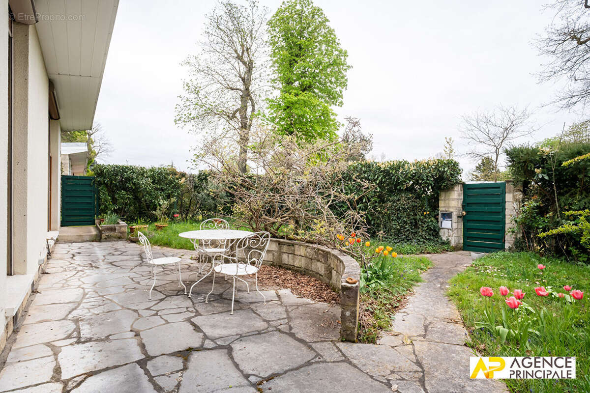 Maison Maisons Laffitte 6 pièce(s) 140.85 + sous sol - photo 14