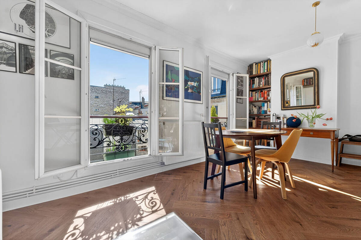 Appartement à PARIS-10E
