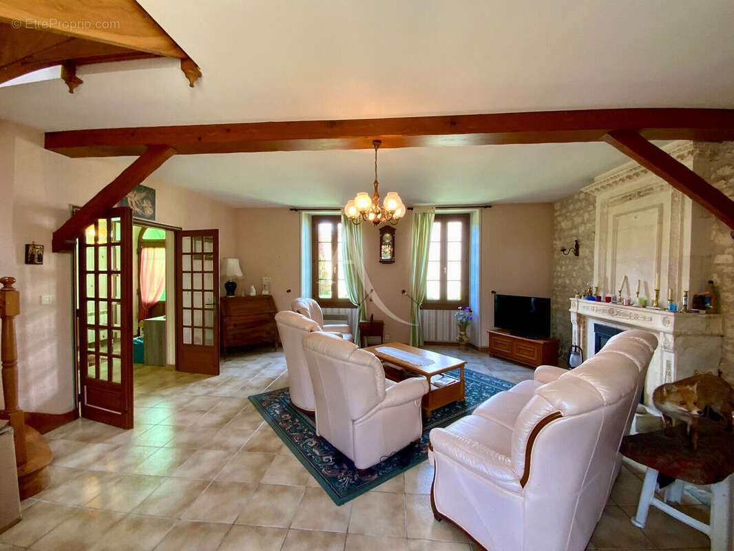 Maison à MIRAMBEAU