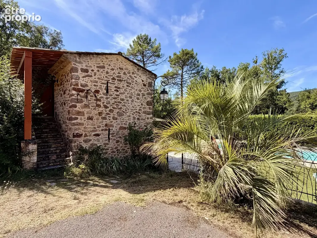 Élégante propriété avec villa principale, mazet en pierres et piscine - photo 63