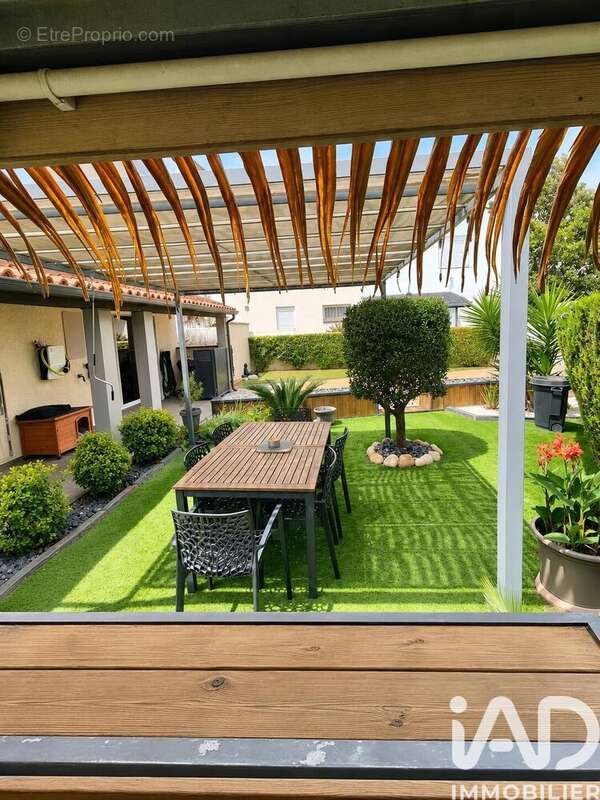Maison 154 m² à Claira  - photo 2