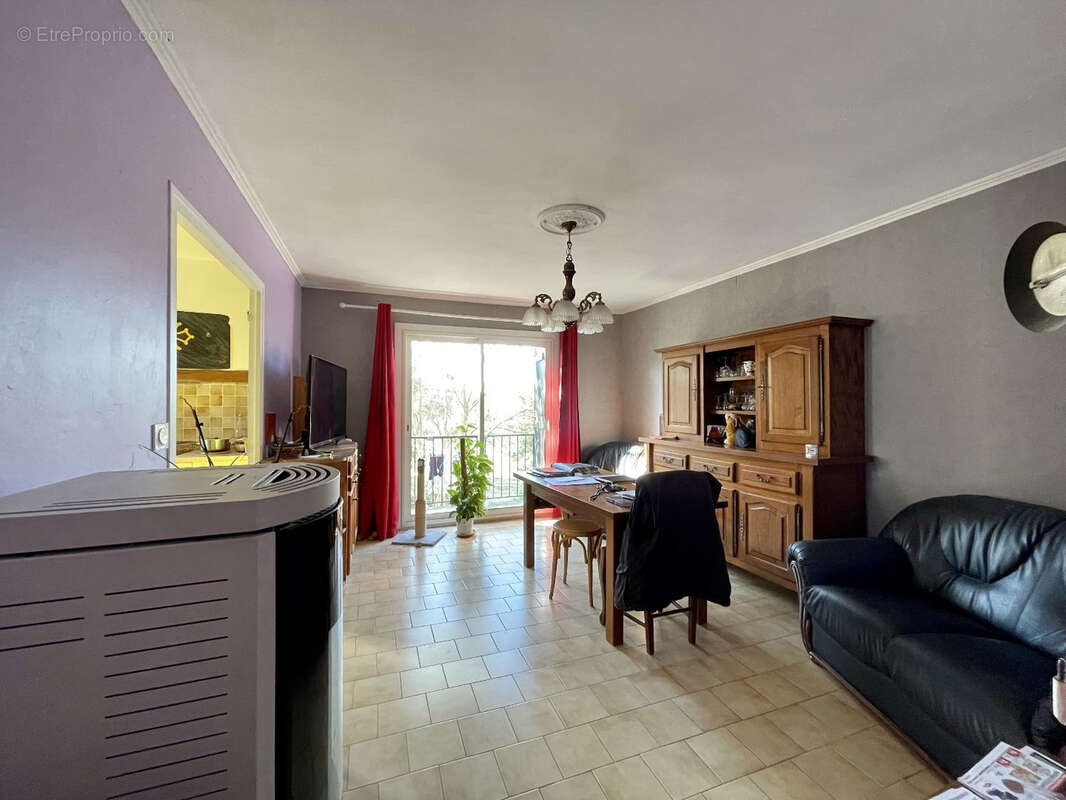 Maison à SAINT-THIBERY