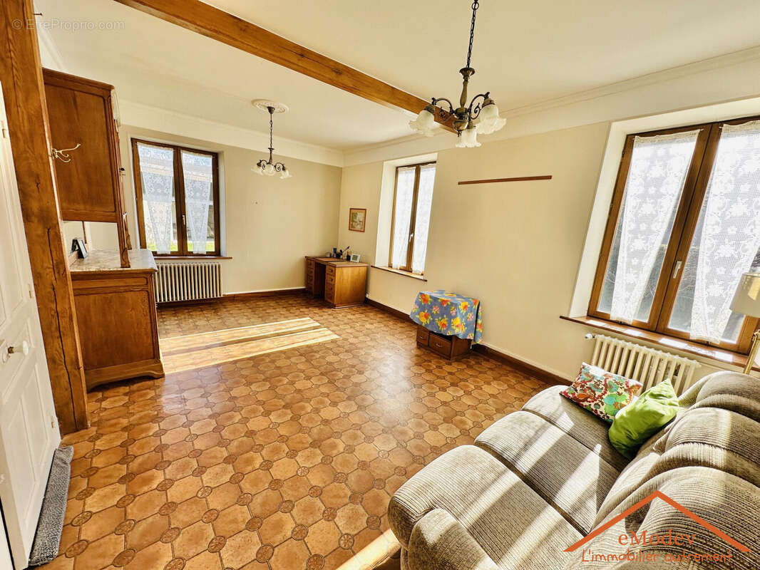 Maison à DOCELLES