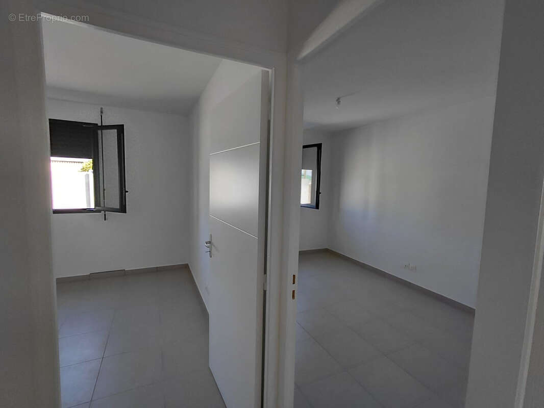 Maison T3 Neuve de Plain pied + terrasse + parking - LE MOULE - photo 5