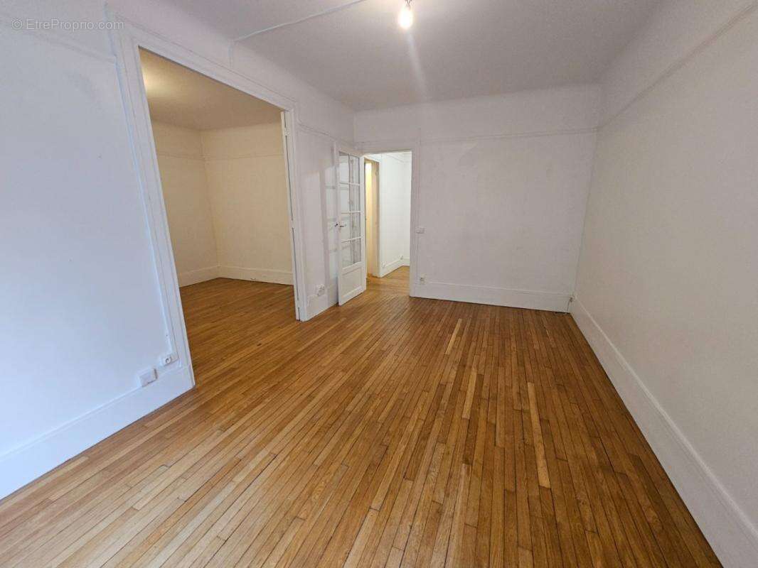 Appartement à PARIS-19E