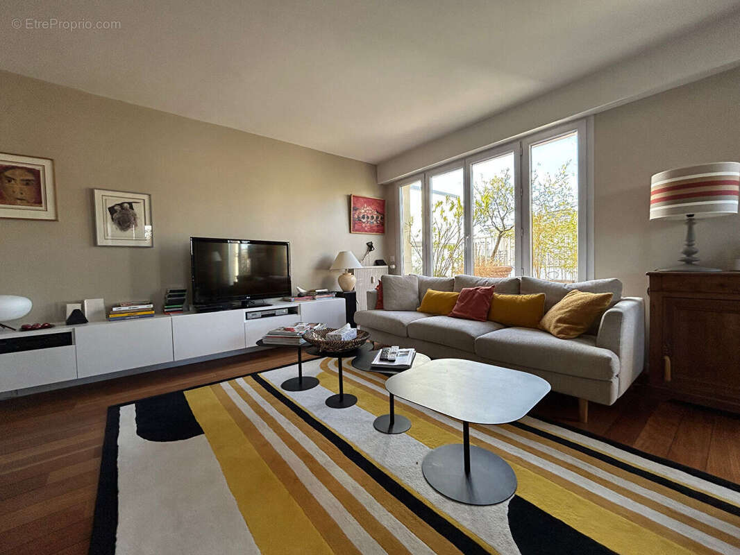 Appartement à PARIS-14E