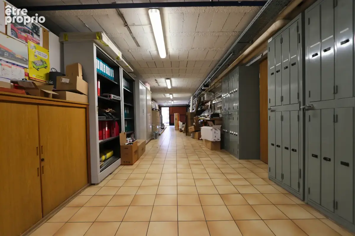 Immeuble de 1309m2 sur 21 ares - photo 8