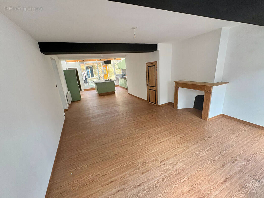 Appartement à GUISE