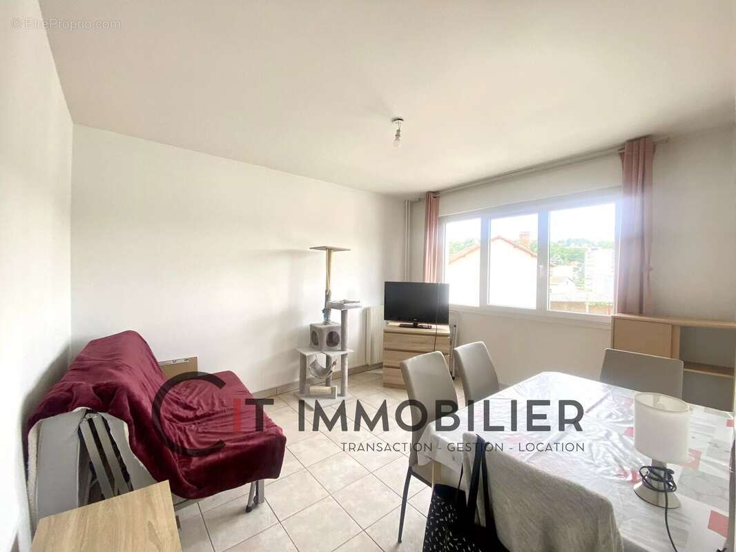 Appartement à LA TOUR-DU-PIN