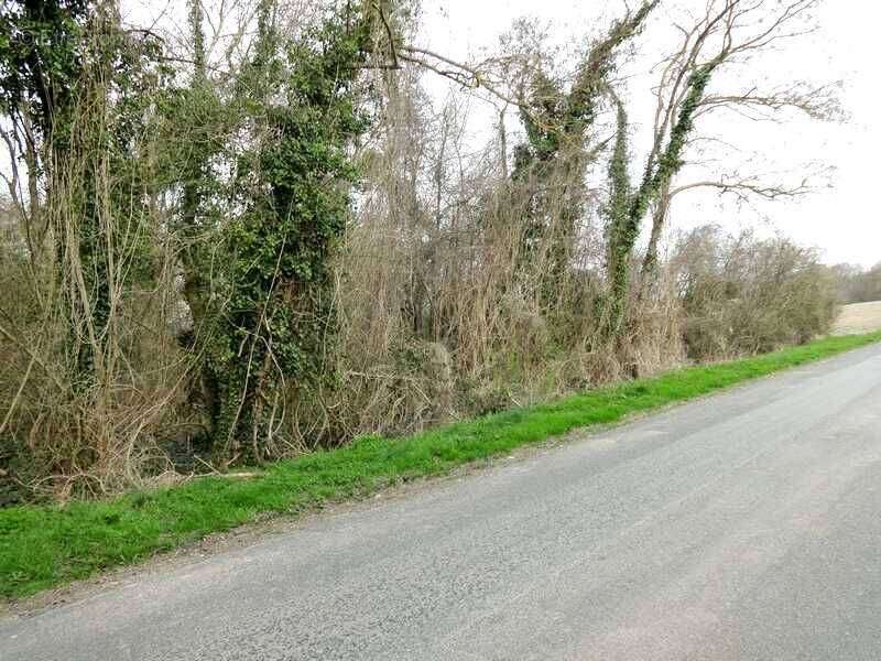 Terrain à MONTJAVOULT