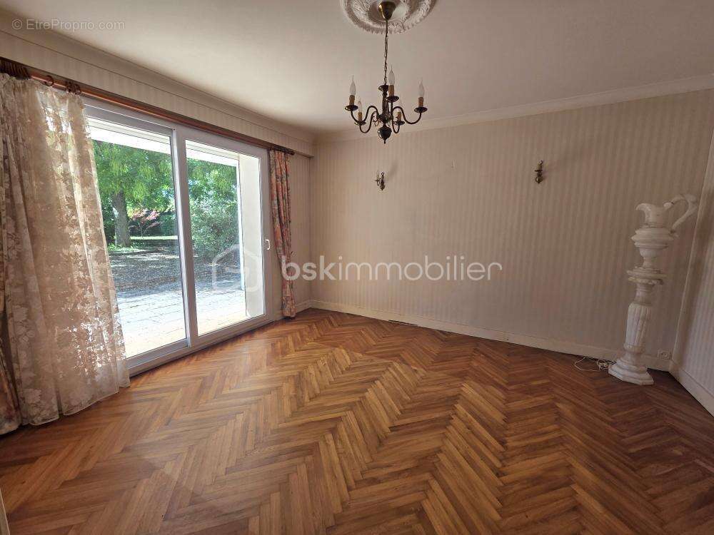 Maison à VERNOUX-EN-GATINE