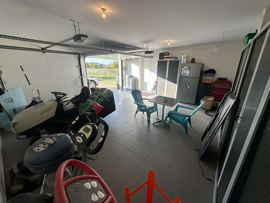 Maison à LES MONTILS