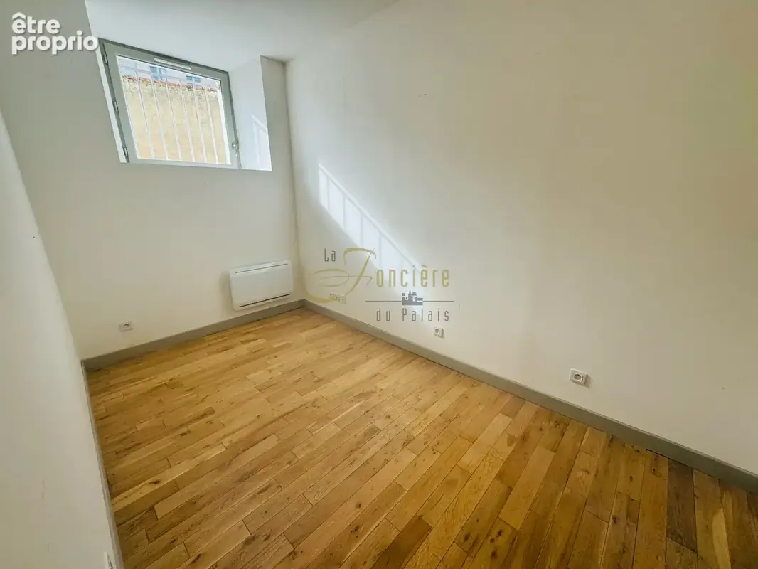 Appartement idéal projet residence principale ou professionnel situé au pied des marronniers avec terrasse - photo 4