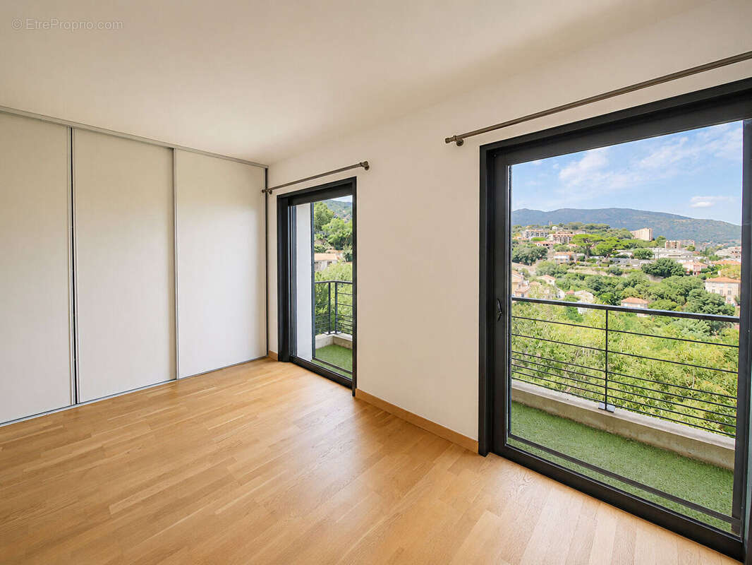 HAUTEURS DE BASTIA: Villa d'architecte avec piscine - photo 13