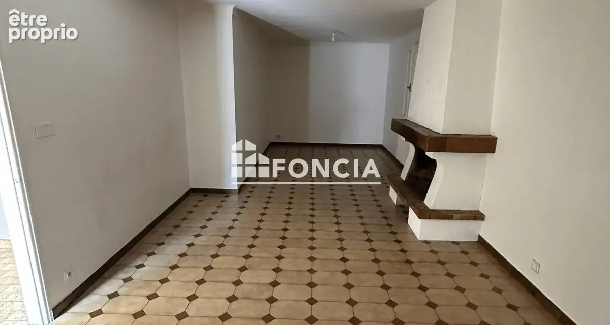 Au calme d'une impasse cette maison à fort potentiel vous attend! - photo 2