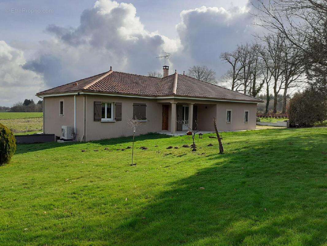 Maison 104 m² à Sereilhac  - photo 2