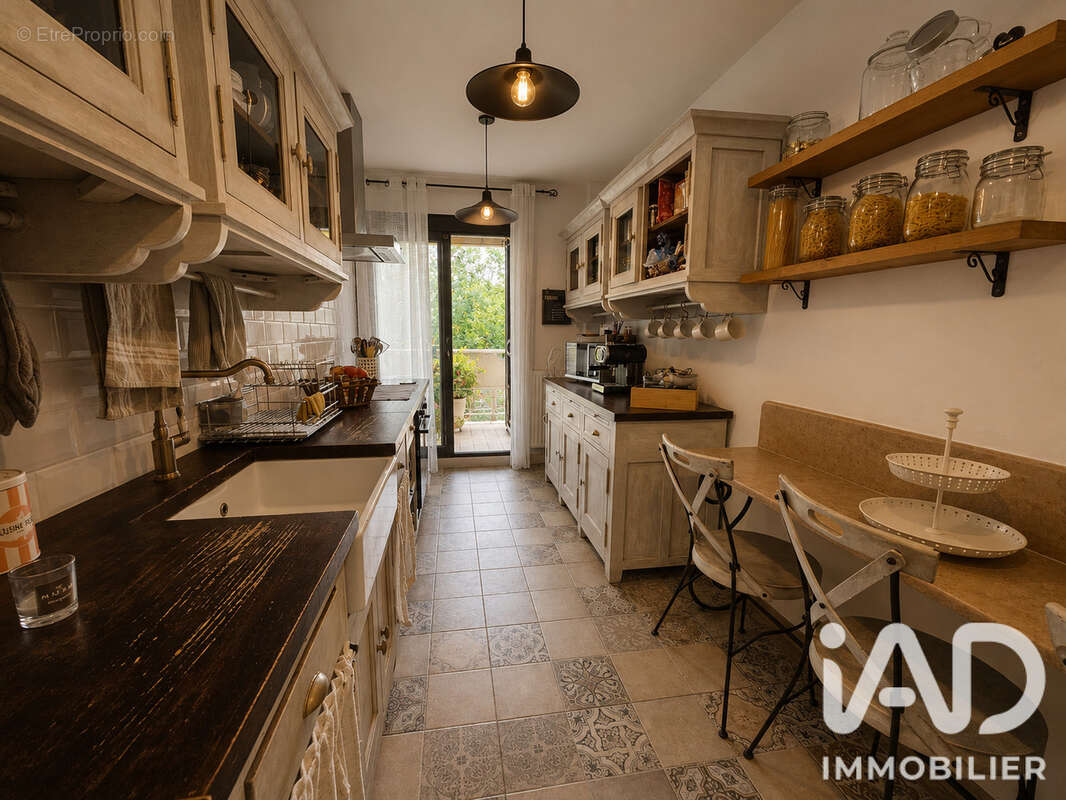 Appartement 105 m² à Marseille-12e  - photo 4