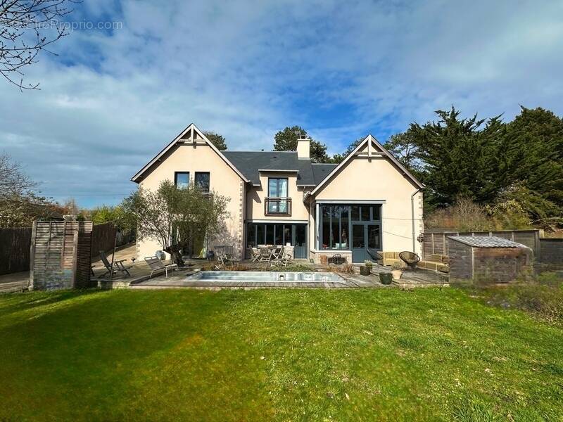 Maison à SAINT-BRIAC-SUR-MER