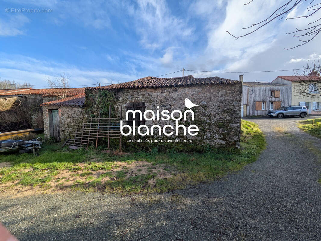 Maison à NESMY