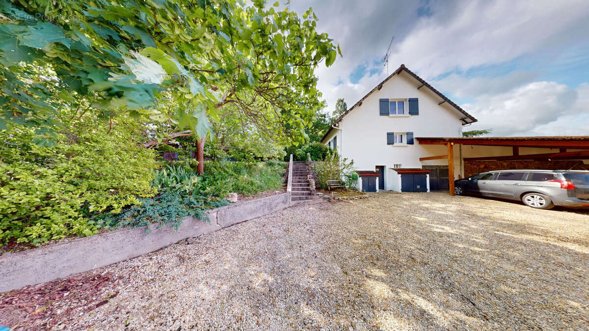 Maison de 230m² à Saint Chéron - photo 14