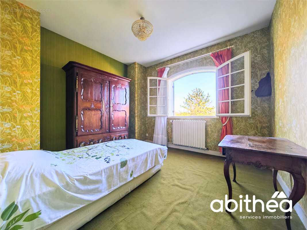 L’élégance d’une maison bourgeoise, les volumes d’une demeure familiale : 250 m2 à découvrir - photo 12