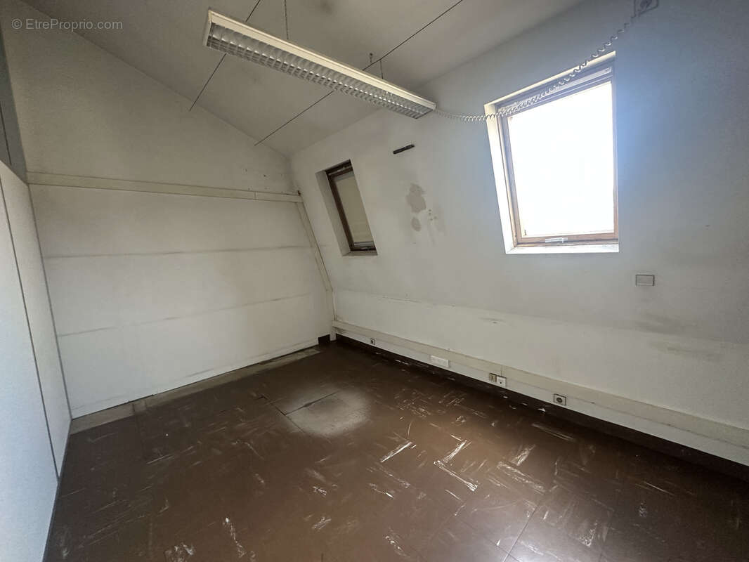 JEANNE-D'ARC - Plateau de 339m2 sur 2 niveaux - 980 000 € - photo 7