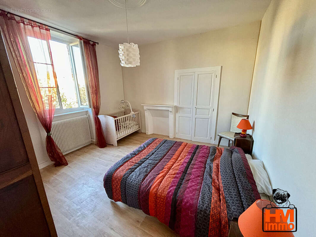 Maison à CONDAT-SUR-VIENNE